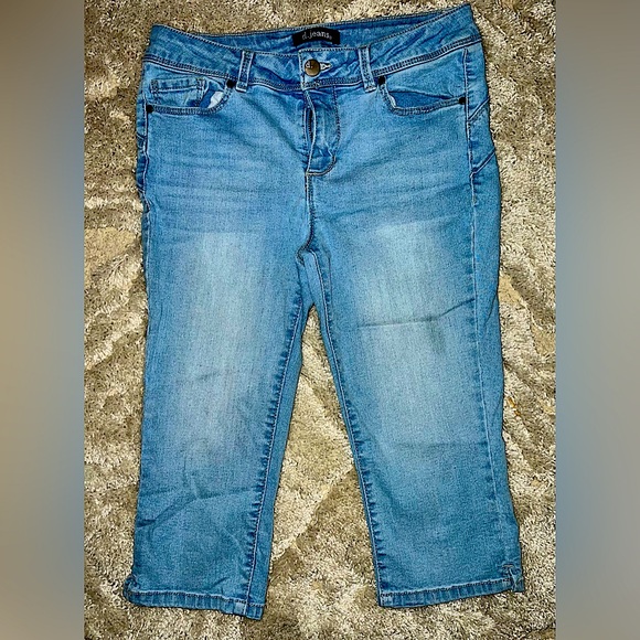 D. Jeans brand light wash Capri jeans SZ 6 - Picture 1 of 3